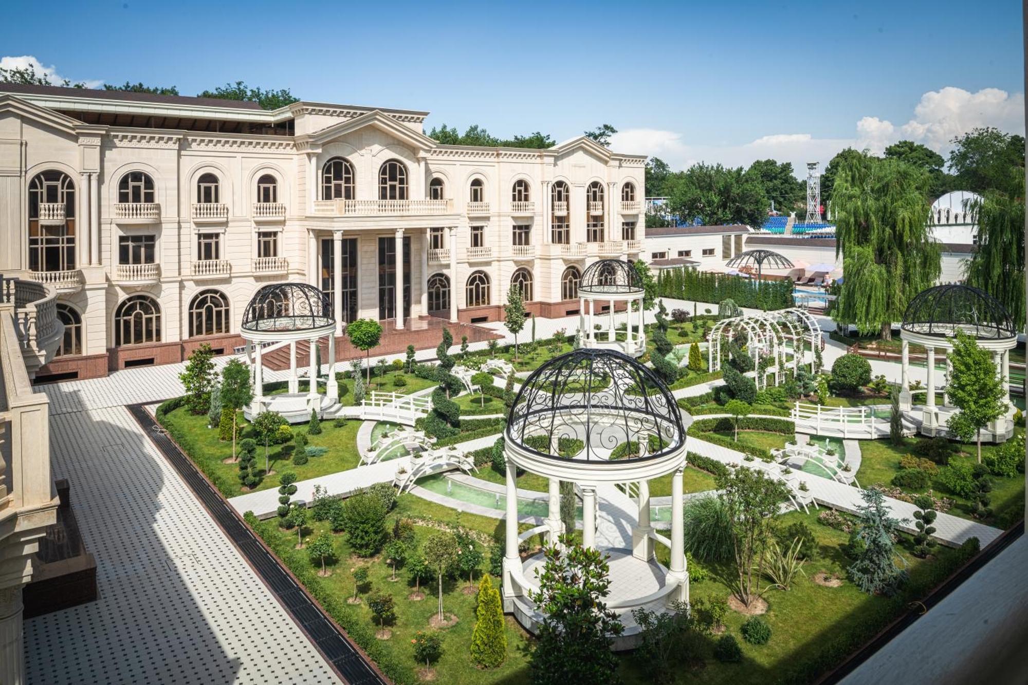 Zarafshon Parkside Hotel Самарканд Екстериор снимка