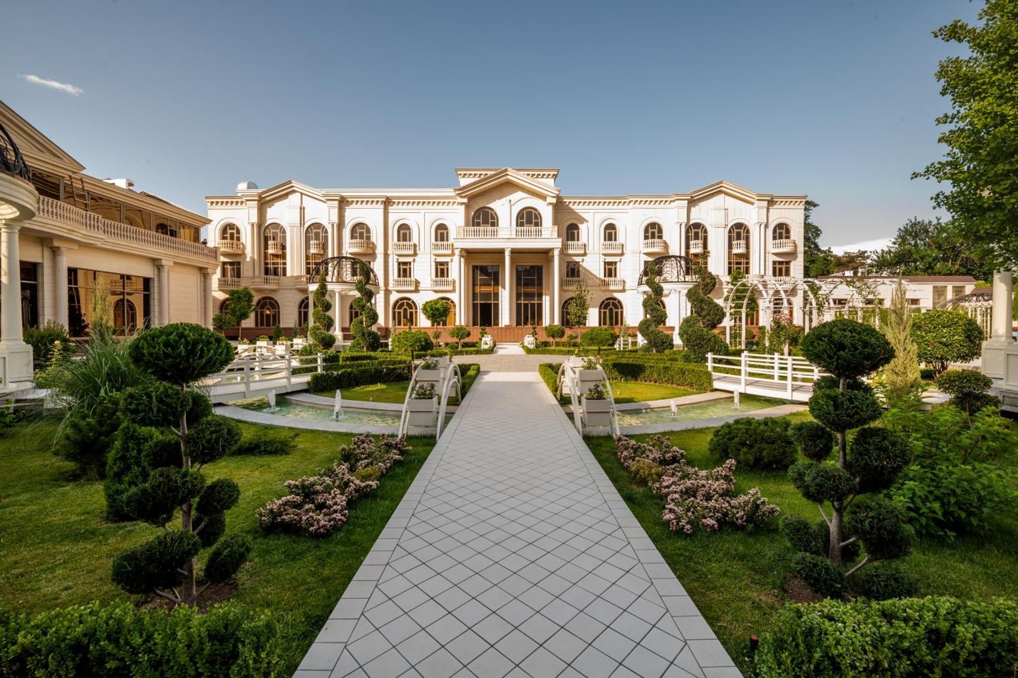 Zarafshon Parkside Hotel Самарканд Екстериор снимка
